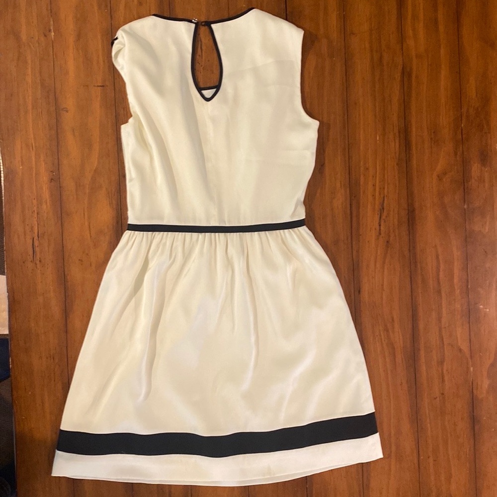 Ladies‎ Dress - Picture 2 of 5